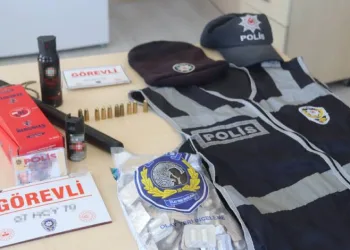Sahte polis, gerçek polise yakalandı