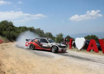 Bursa’da tırmanış yarışı nefes kesti