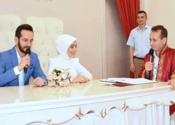 Bursa’da kendi oğlunun nikahını kıydı