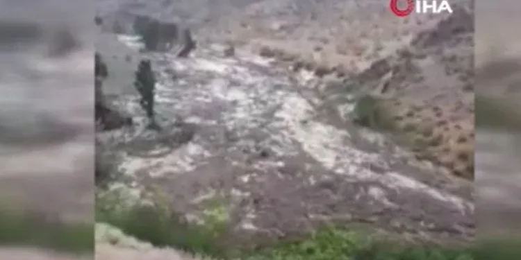 İran’daki sel felaketinin bilançosu: 44 ölü