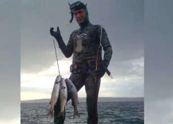 Balık tutmak için daldı, kayboldu