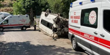 İşçi servisi kaza yaptı: 17 yaralı