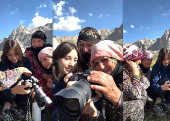 Fotoğraf makinesini ilk kez gören kadınlar gülümsetti
