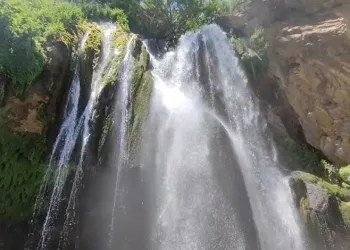 Dağcılar Kaval Şelalesi’ni gezdi