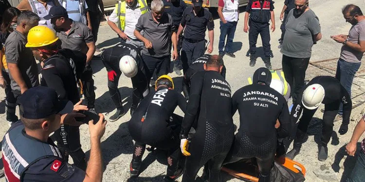 Nehirde kaybolan gencin cansız bedeni bulundu
