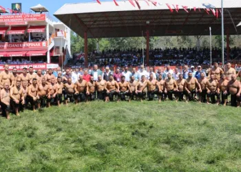 Kırkpınar’da başpehlivanlık ilk turu başladı