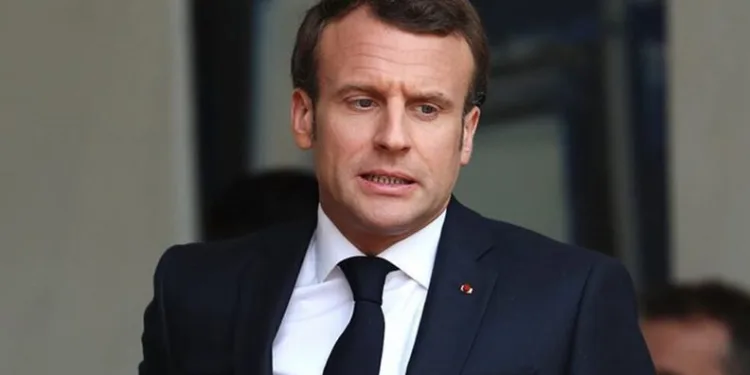 Macron kabinede değişikliğe gitti