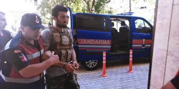 Arkadaşlık kurmak istediği kızın babasını öldürdü