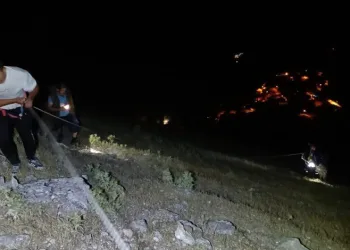 Kaleye çıkmak isterken dağda mahsur kaldı