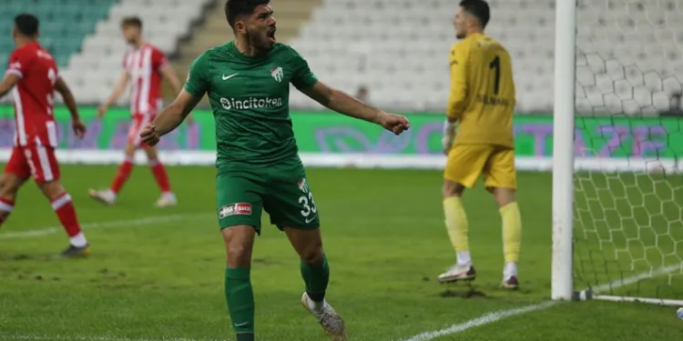 Nicolas Zalazar Bursaspor’a veda etti