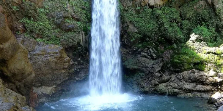 Amanosların saklı cenneti Karaçay Şelalesi