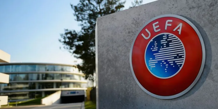 UEFA, Fenerbahçe’ye soruşturma başlattı