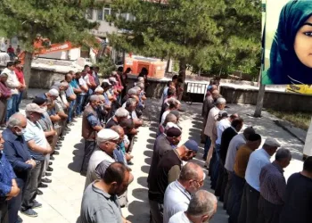 Dedikodu yüzünden ablasını öldürdü