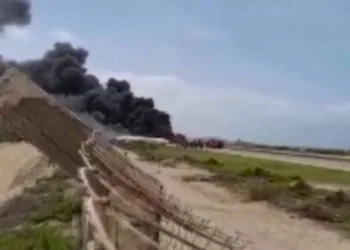 Somali’de iniş yapmak isteyen uçak ters döndü