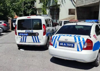 Ekmek almaya giderken bacağından vuruldu