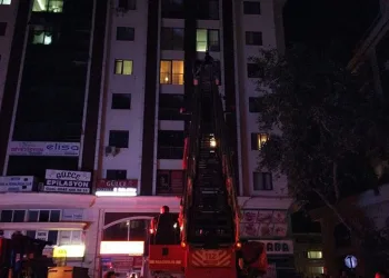 Bursa’da 7 katlı binada yangın paniği
