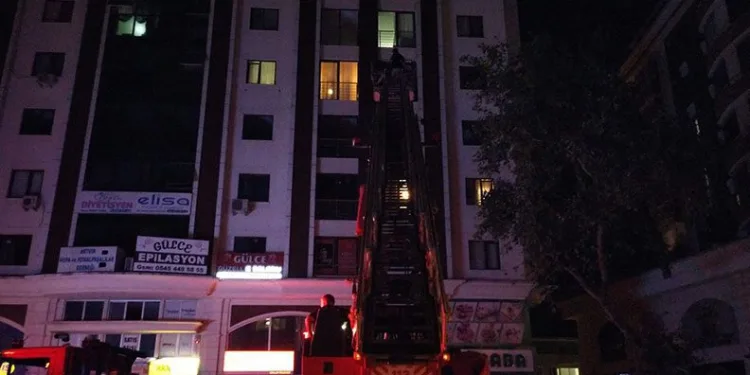 Bursa’da 7 katlı binada yangın paniği