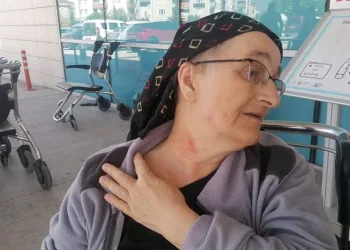 Bursa’da kadını boğazlayarak bayıltan hırsız evi soydu!