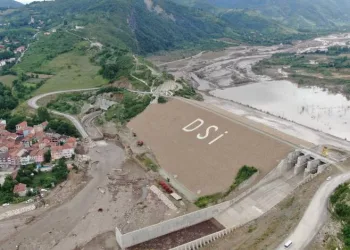 Barajlar, büyük sel felaketinin önüne geçti