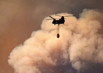 Yunanistan’daki orman yangını söndürülemiyor
