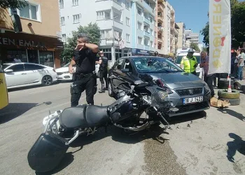 Bursa’da yunus polisleri ile otomobil çarpıştı: 2 yaralı