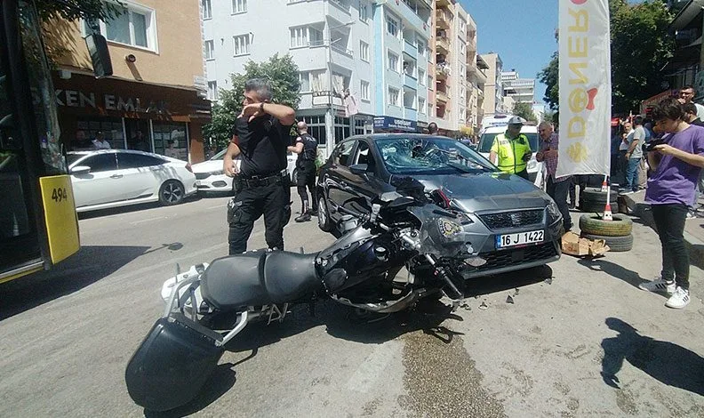 Bursa’da yunus polisleri ile otomobil çarpıştı: 2 yaralı