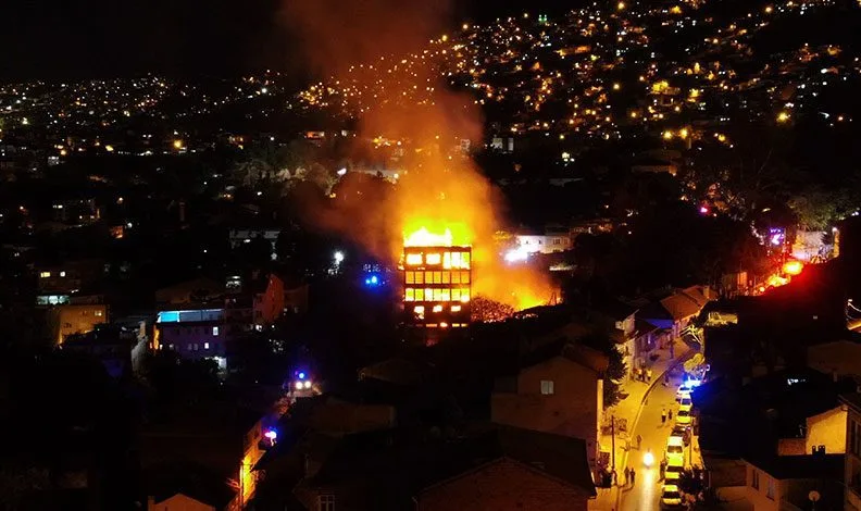 Bursa’da 92 yıllık tarihi ipek fabrikası kül oldu