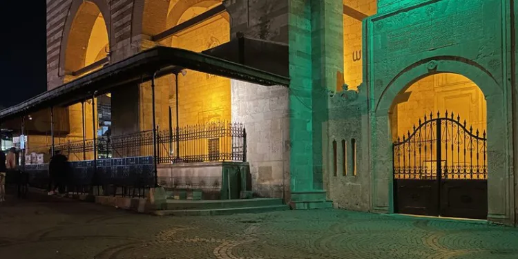 Edirne’de tarihi caminin musluklarını çalmak istedi