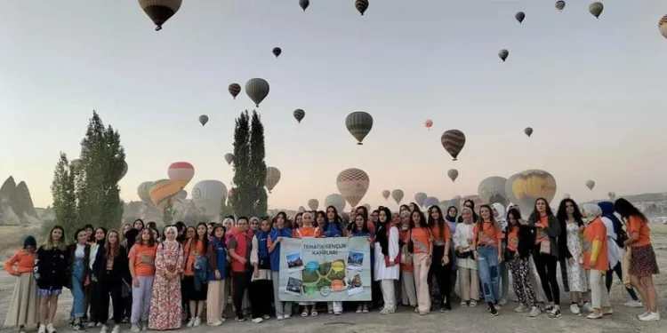 Bursalı gençler ücretsiz turlarla Türkiye’yi tanıyor