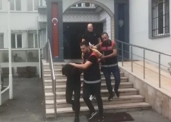 Bursa’da camiden televizyon çalan hırsızlar yakalandı