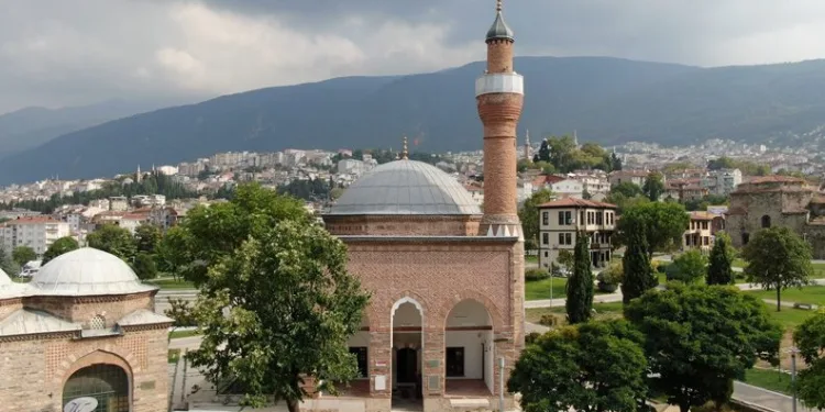 Bursa’da hırsızlar camiye dadandı