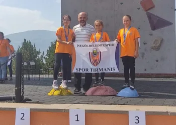 İnegöl Belediyespor 2 branşta zirveye yürüdü