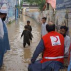 Türk Kızılay'ın Pakistan’da yardımları sürüyor
