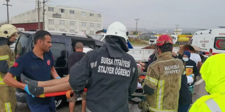 Bursa’da sürücünün hatası sonucu kazaya
