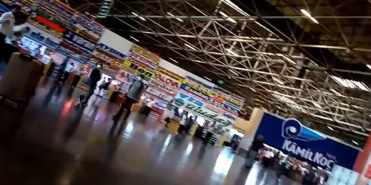 Bursa’da terminaldeki çökme anı kamerada