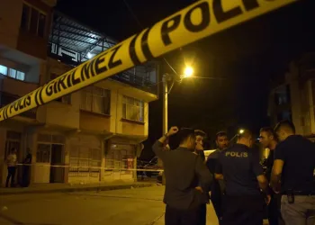 Bursa’da polisi vurup kendi kafasına sıktı