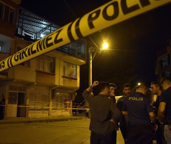 Bursa'da polisi vurup kendi kafasına sıktı