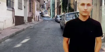 Döverek öldürdükleri genci sokağa attılar