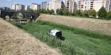 Bursa’da sinekle kesintisiz mücadele