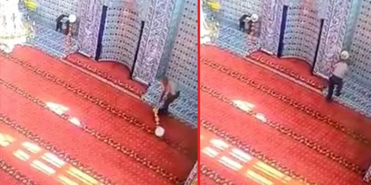 Bursa’da caminin şamdanlarını çaldılar