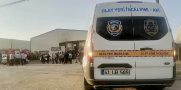 Kocaeli’de geri dönüşüm makinesine sıkışan işçi öldü