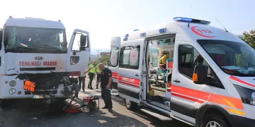 Akaryakıt yüklü tanker TIR’la çarpıştı