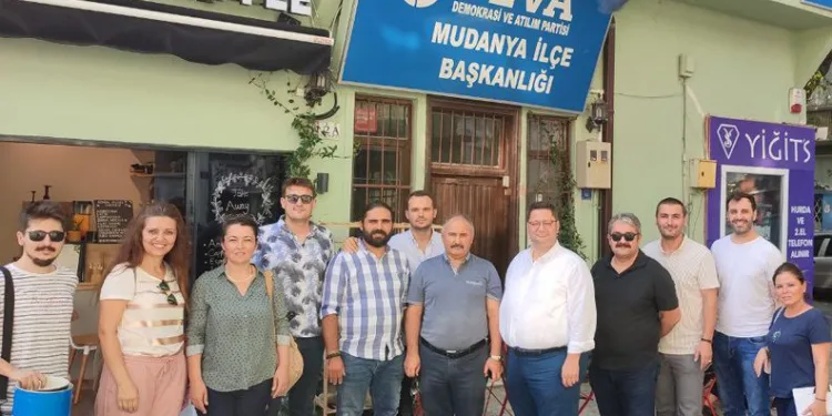 DEVA Partisi Bursa’da esnafla buluştu
