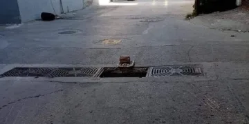 Bursa’da sokak ortasındaki mazgalları çaldılar