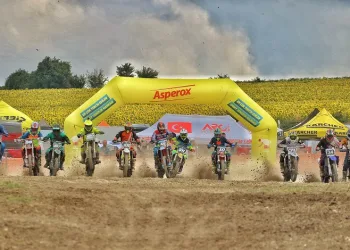 108 motosikletçi Türkiye Şampiyonası’nda heyecan yaşattı