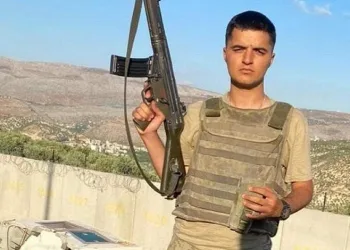 Askeri araç devrildi: 1 şehit