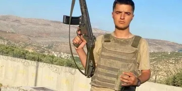 Askeri araç devrildi: 1 şehit