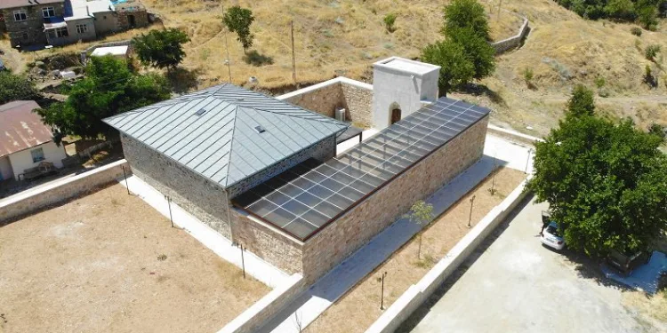 Elazığ’da 800 yıllık camiye yoğun ilgi