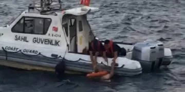 İstanbul Boğazı’nda akıntıya kapıldı