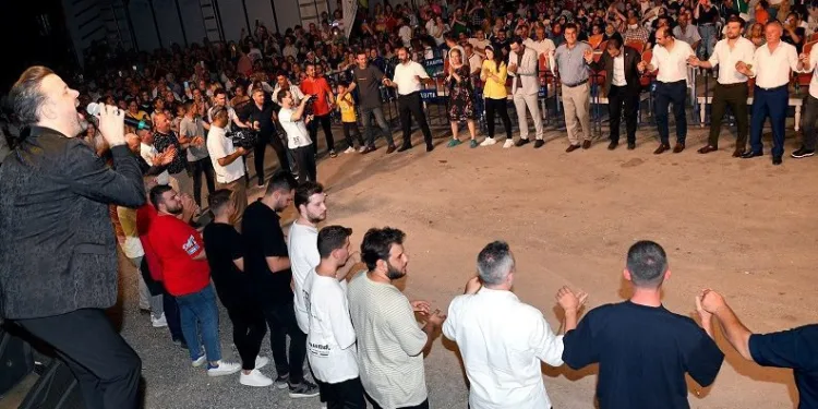 Gülbahçe’de Rumeli ezgileri yankılandı